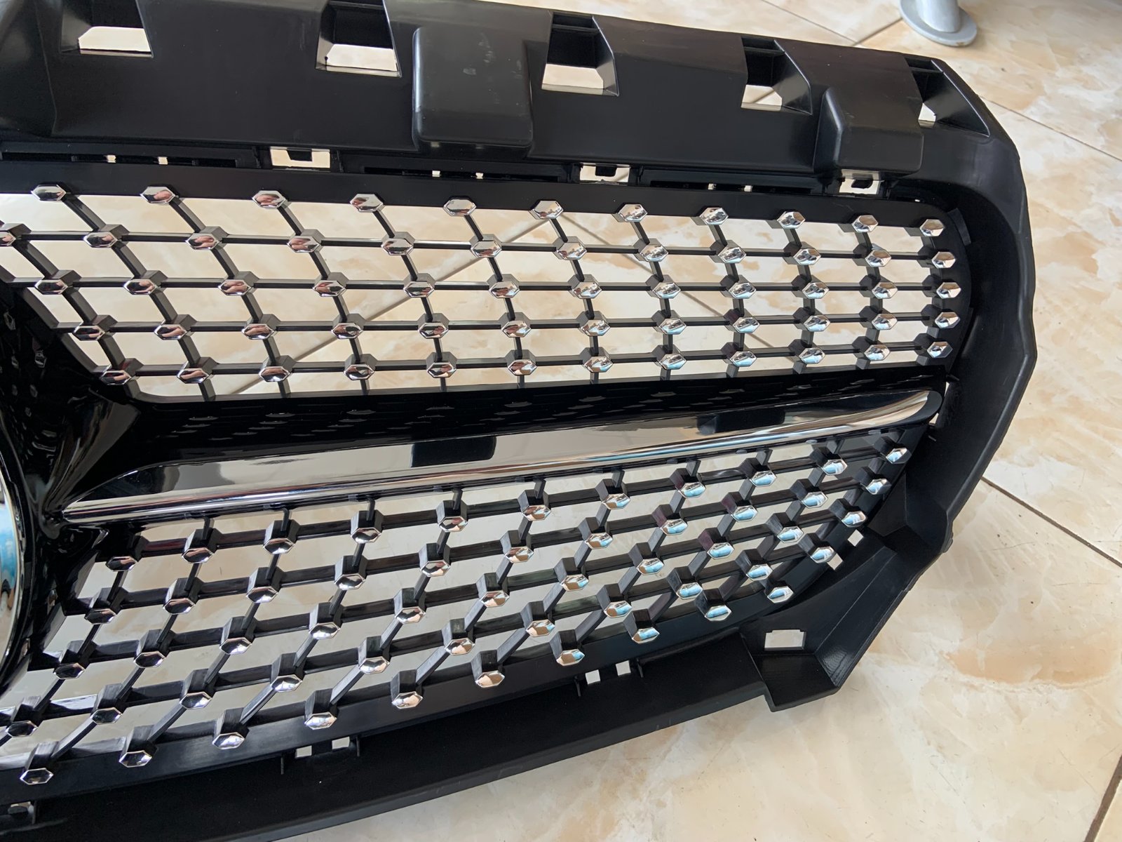 Mercedes-Benz CLA Diamond centrinės grotelės