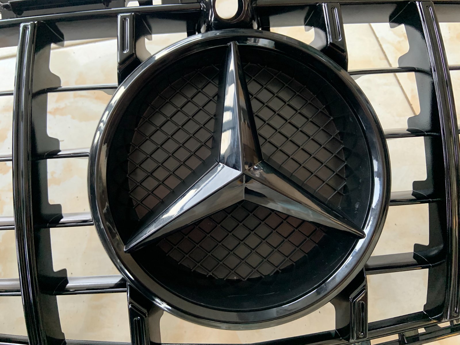 Mercedes-Benz C-Class GT-style centrinės grotelės