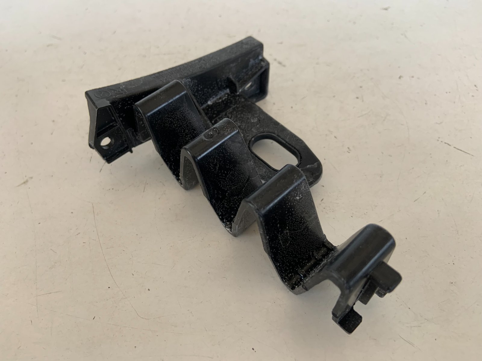 Priekinis laikiklis bamperio (EU)