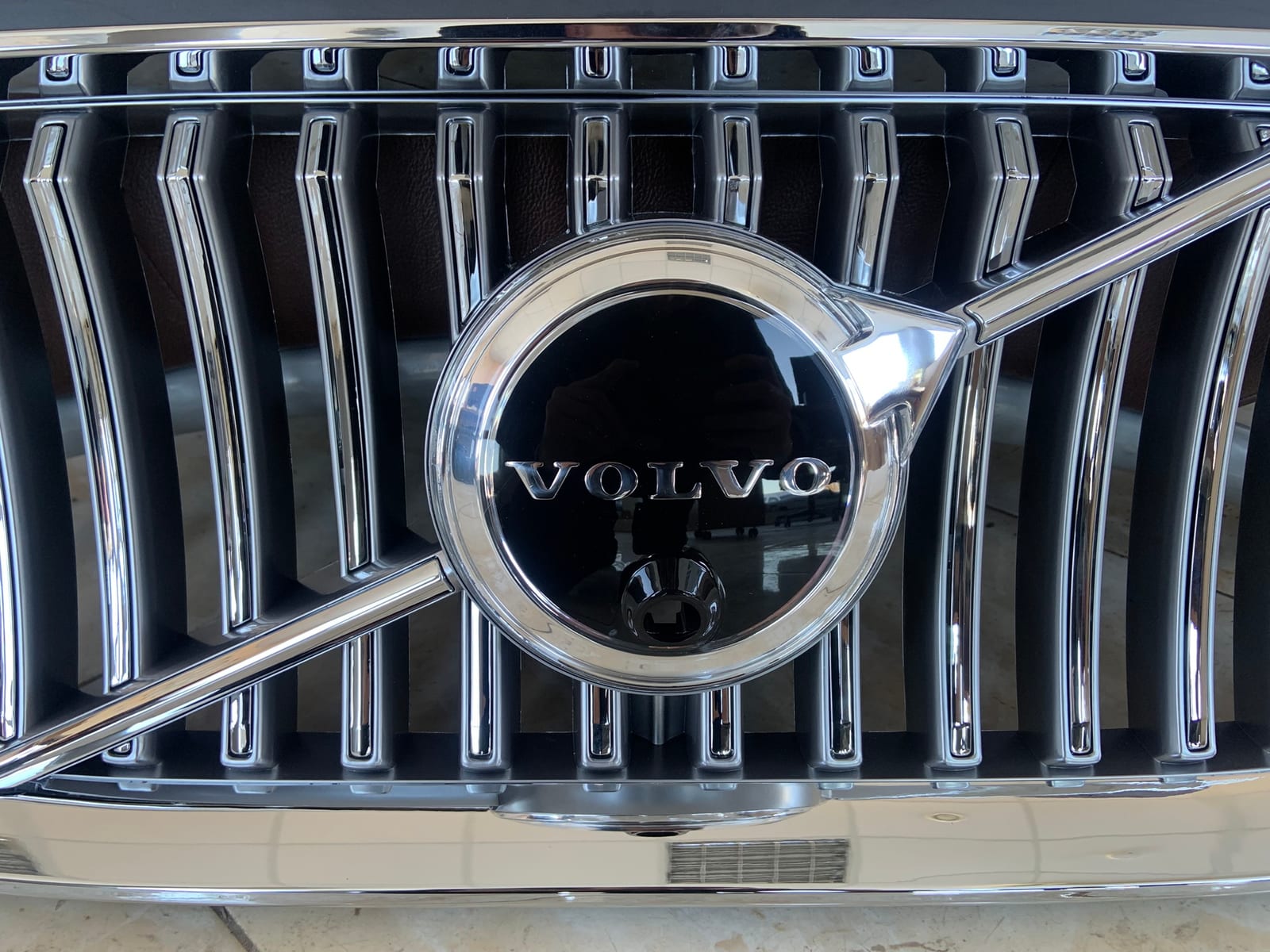 Volvo XC90 II FL Centrinės grotelės