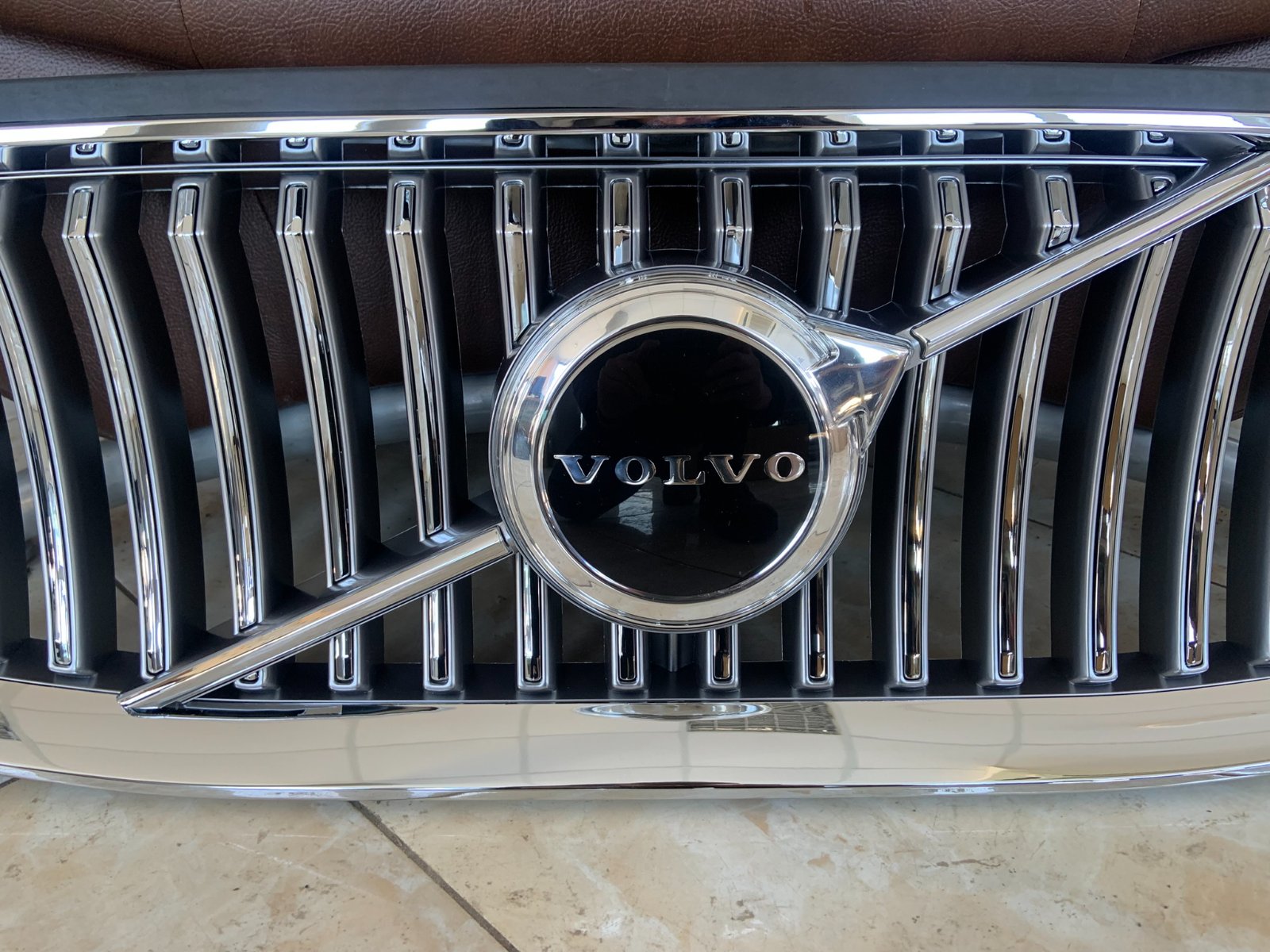 Volvo XC90 II FL Centrinės grotelės